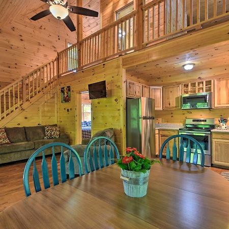 Murphy Cabin With Spacious Deck And Forest Views! Экстерьер фото