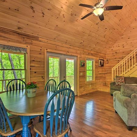 Murphy Cabin With Spacious Deck And Forest Views! Экстерьер фото