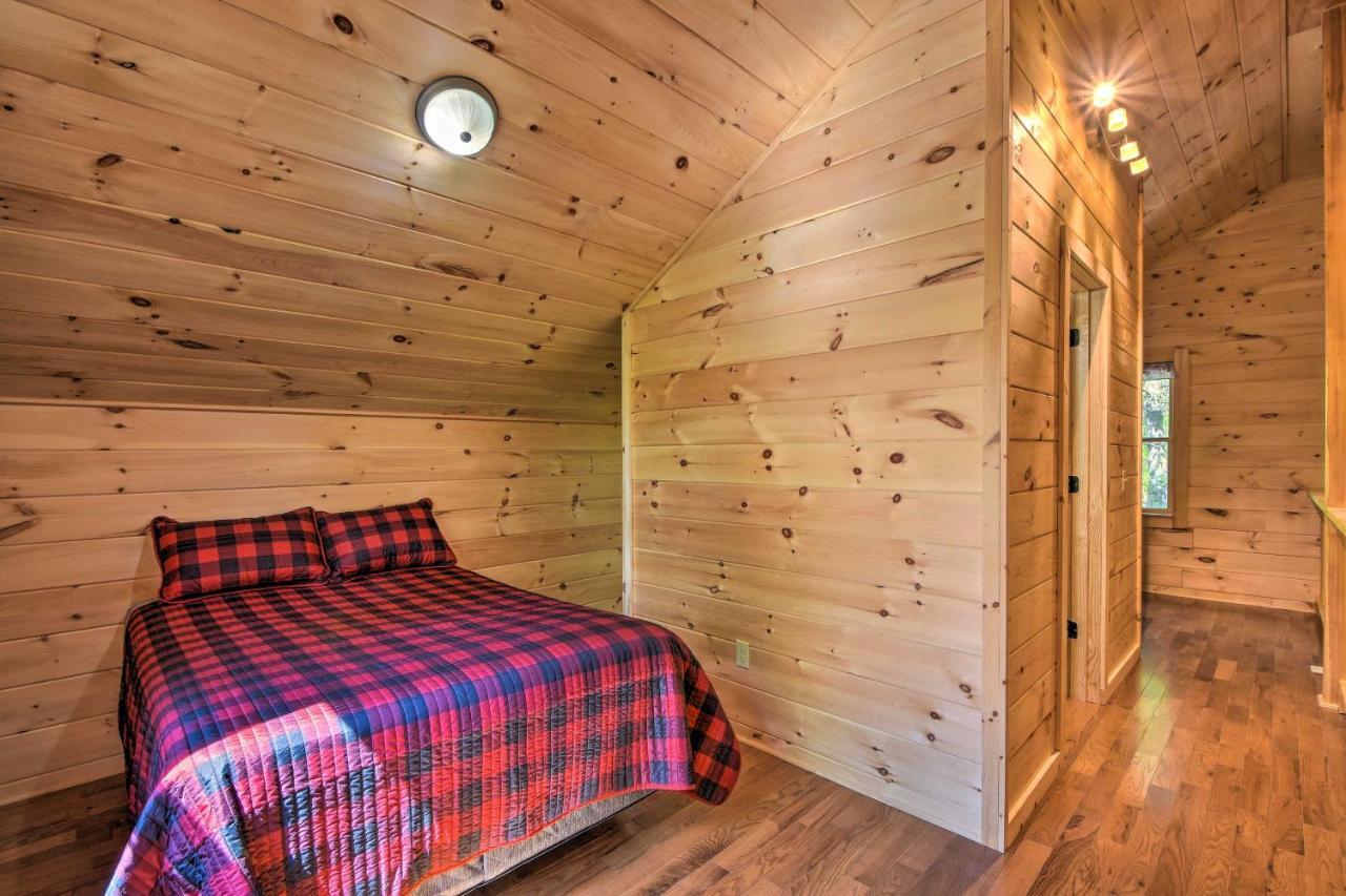 Murphy Cabin With Spacious Deck And Forest Views! Экстерьер фото